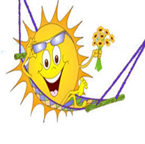 Glad sol med solglasögon i en hängmatta