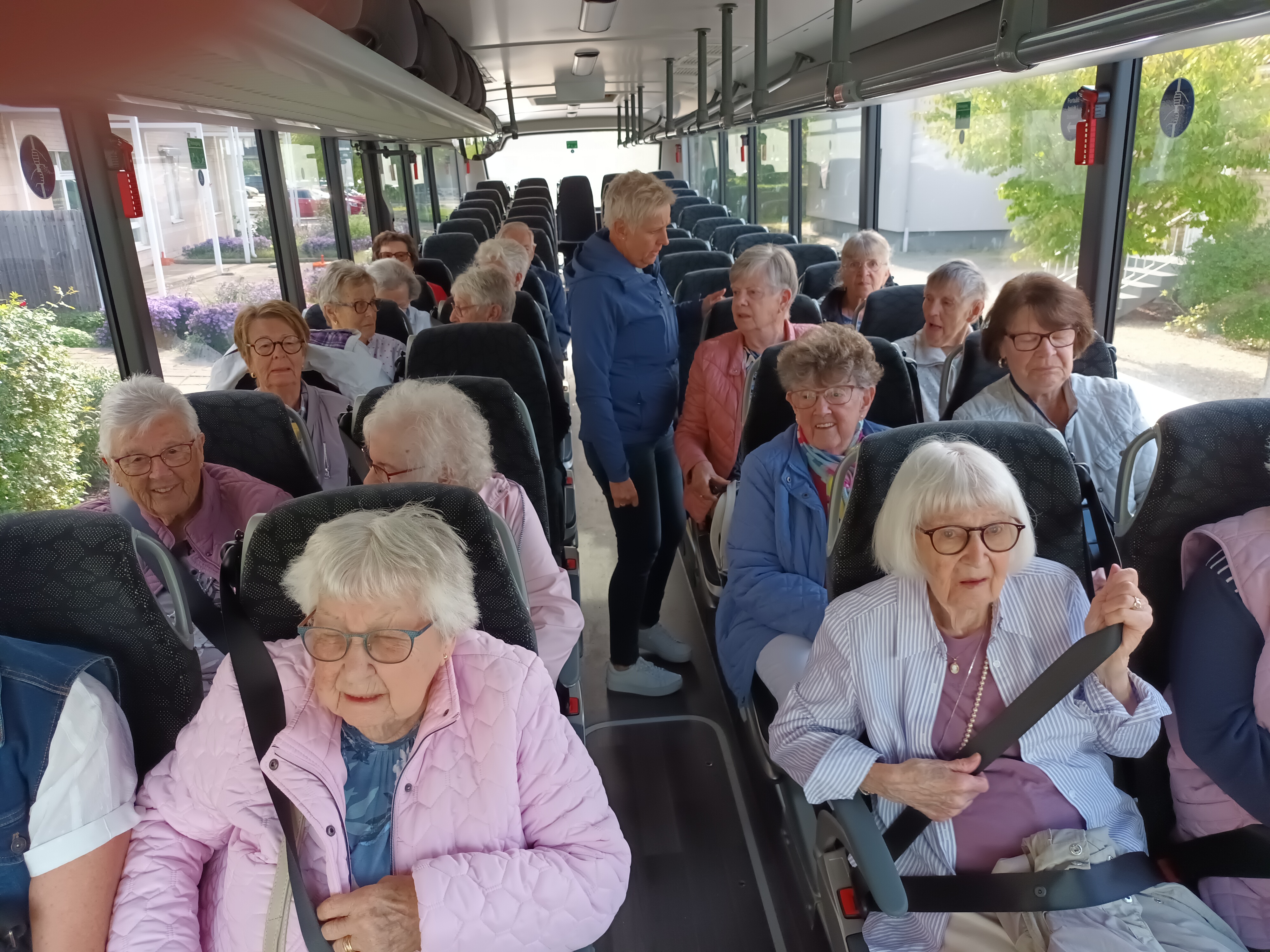 Bussutflykt till Elmas i Dalbergså